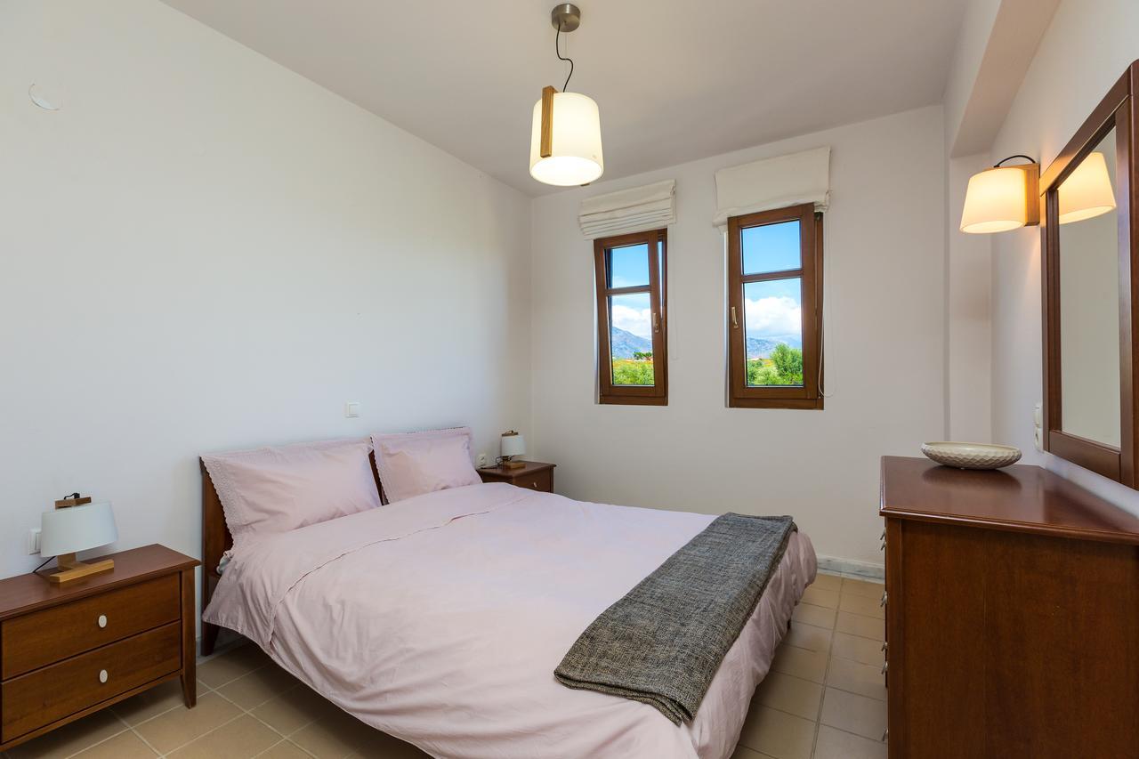 Mikro Livadi Special Lodges - Has An Eco Salt Water Pool - 150M From The Beach Episkopi-Chania Exterior foto